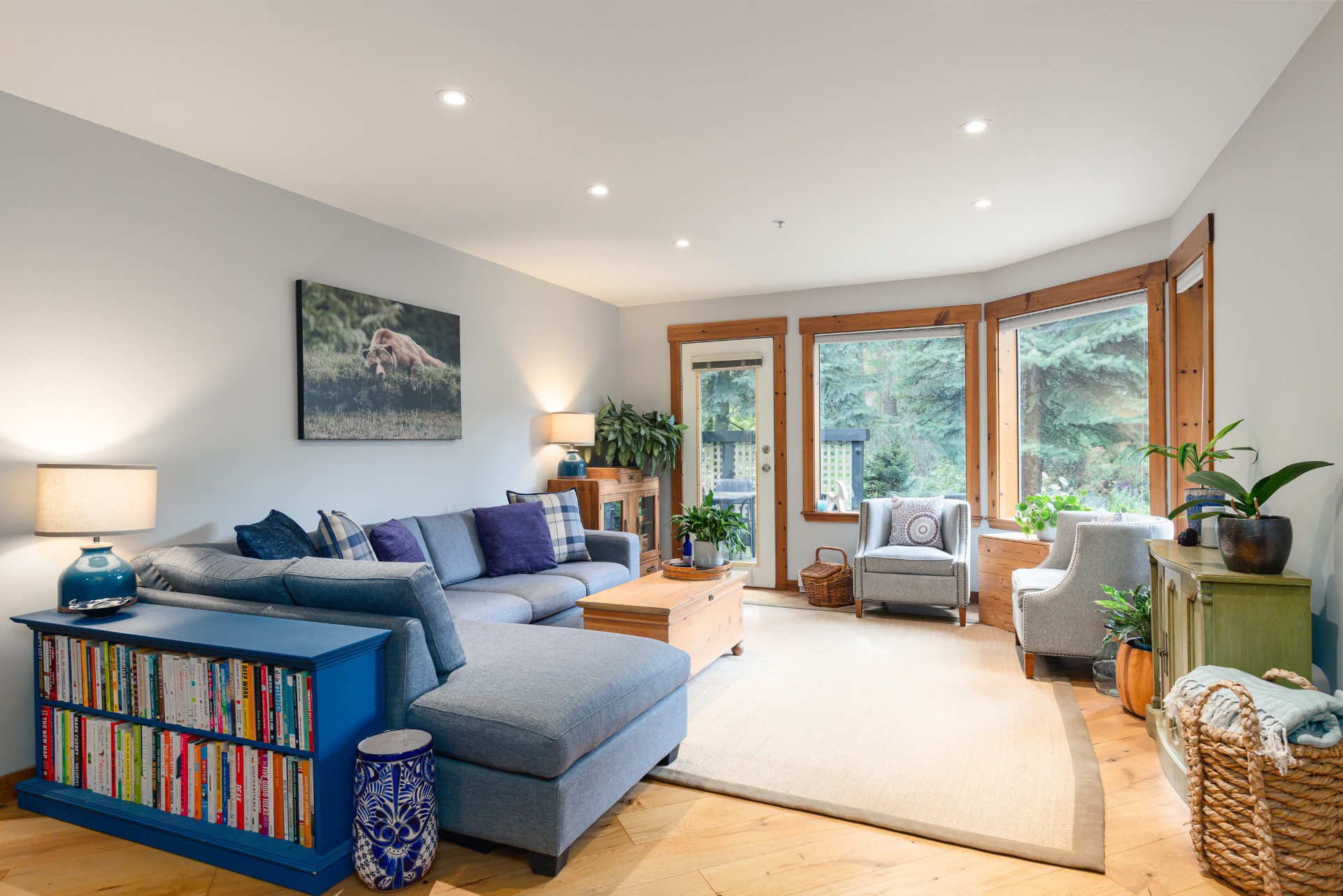 #3 – 4725 Spearhead Drive